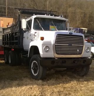 1977 Ford 9000 photo