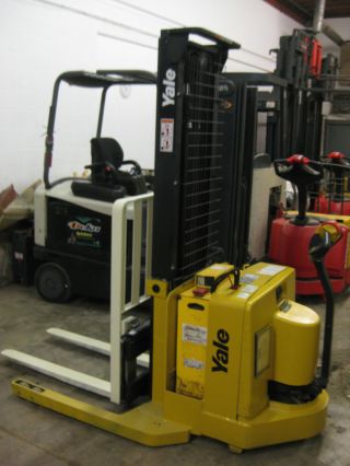 2004 Yale Msw040 Electric Walkie Stacker Forklift - Battery & Charger Included photo