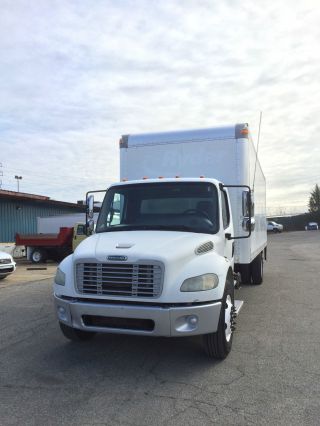 2007 Freightliner M2 photo