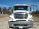 2005 Freightliner Daycab Semi Trucks photo 2