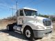 2005 Freightliner Daycab Semi Trucks photo 4