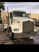 2006 Kenworth T800 Daycab Semi Trucks photo 1