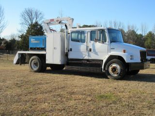 1999 Freightliner Fl70 photo