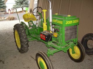 John Deere La Tractor photo