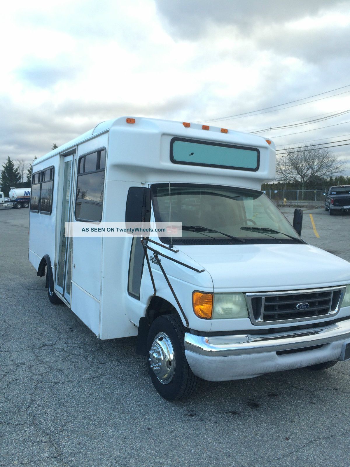 2004 Ford E350 Other Vans photo