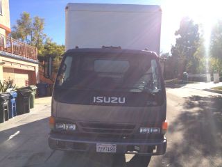 2003 Isuzu Box Truck photo