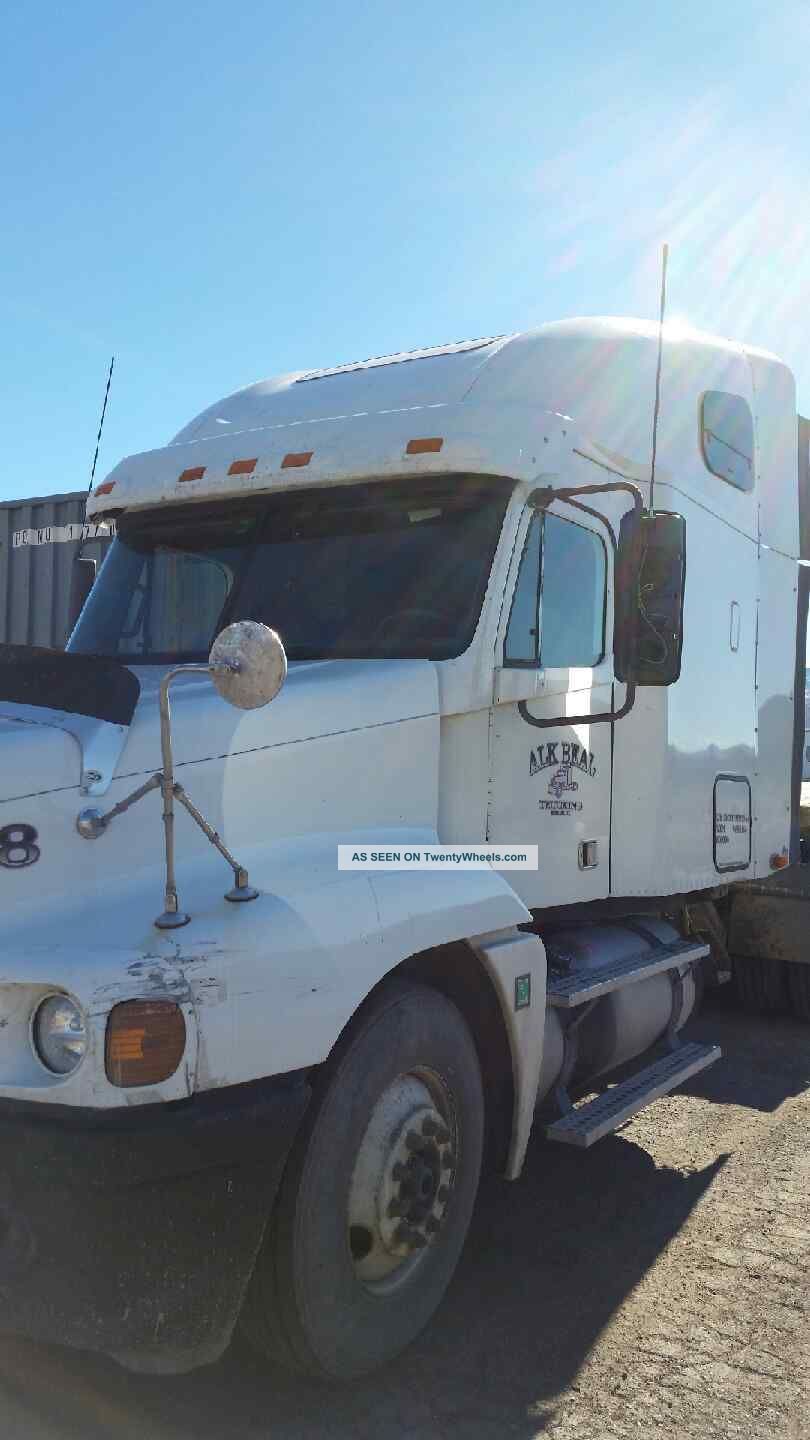 2006 Freightliner Centery Sleeper Semi Trucks photo
