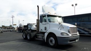 2009 Freightliner Cl12064st - Columbia 120 photo