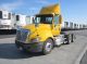 2009 International Prostar Daycab Semi Trucks photo 1