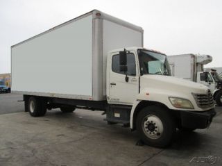 2008 Hino 268 photo