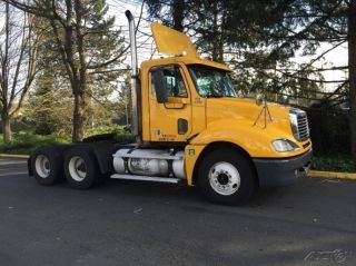 2007 Freightliner Cl12064st - Columbia 120 photo