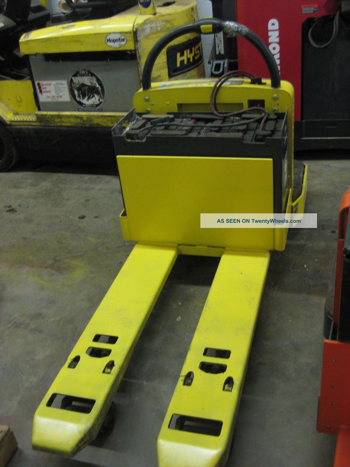 Hyster Electric Pallet Jack Rider 6, 000 Lb Lift Capacity, 48 " Forks