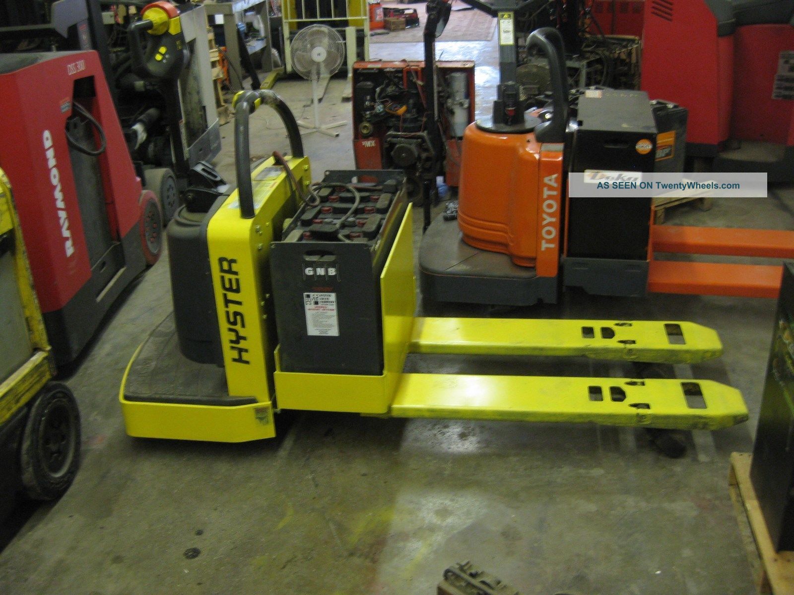 Hyster Electric Pallet Jack Rider 6, 000 Lb Lift Capacity, 48 " Forks