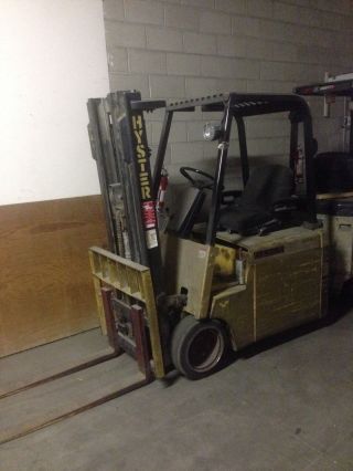 Electric Hyster Forklift photo