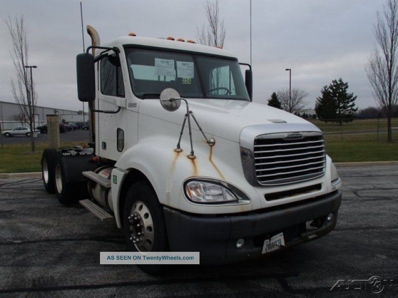2007 Freightliner Cl12064st - Columbia 120 Daycab Semi Trucks photo