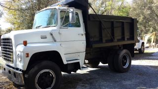1983 Ford L 800 photo