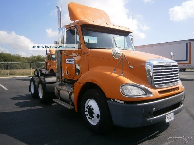 2008 Freightliner Cl12064st - Columbia 120 Daycab Semi Trucks photo