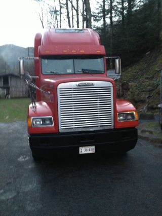 2001 Freightliner Fld 120 photo