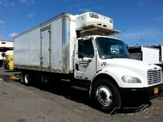 2005 Freightliner Business Class M2 106 photo