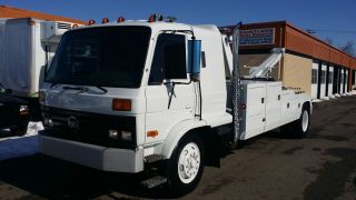 1990 Nissan Ud 2600 photo