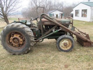 Oliver 550 Tractor With Power Steering And Trip Bucket Loader photo