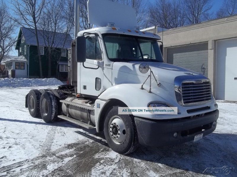 2007 Freightliner Cl12064st - Columbia 120 Daycab Semi Trucks photo