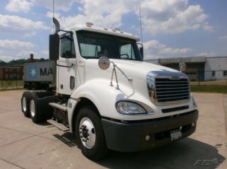 2007 Freightliner Cl12064st - Columbia 120 photo