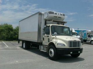 2009 Freightliner Business Class M2 106 photo