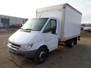 2006 Dodge Sprinter 3500 12 ' Box Truck Turbo Diesel photo