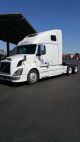 2008 Volvo 670 Sleeper Semi Trucks photo 1