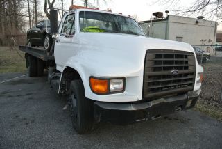 1998 Ford F800 photo