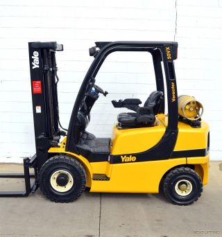 Yale Glp050 Veracitor 5000 Lb Lpg Pneumatic Forklift 5,  000 Lb Air Tires photo