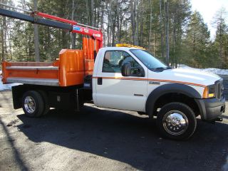 2005 Ford 550 photo