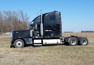 2003 Freightliner Classic Xl photo