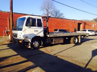 2008 Nissan Ud 2300lp photo