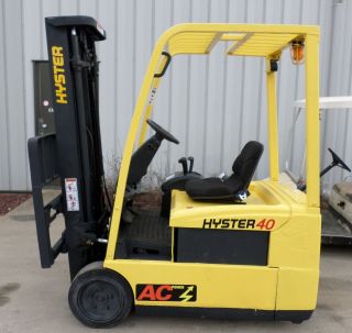 Hyster Model J40zt (2010) 4000lbs Capacity Great 3 Wheel Electric Forklift photo