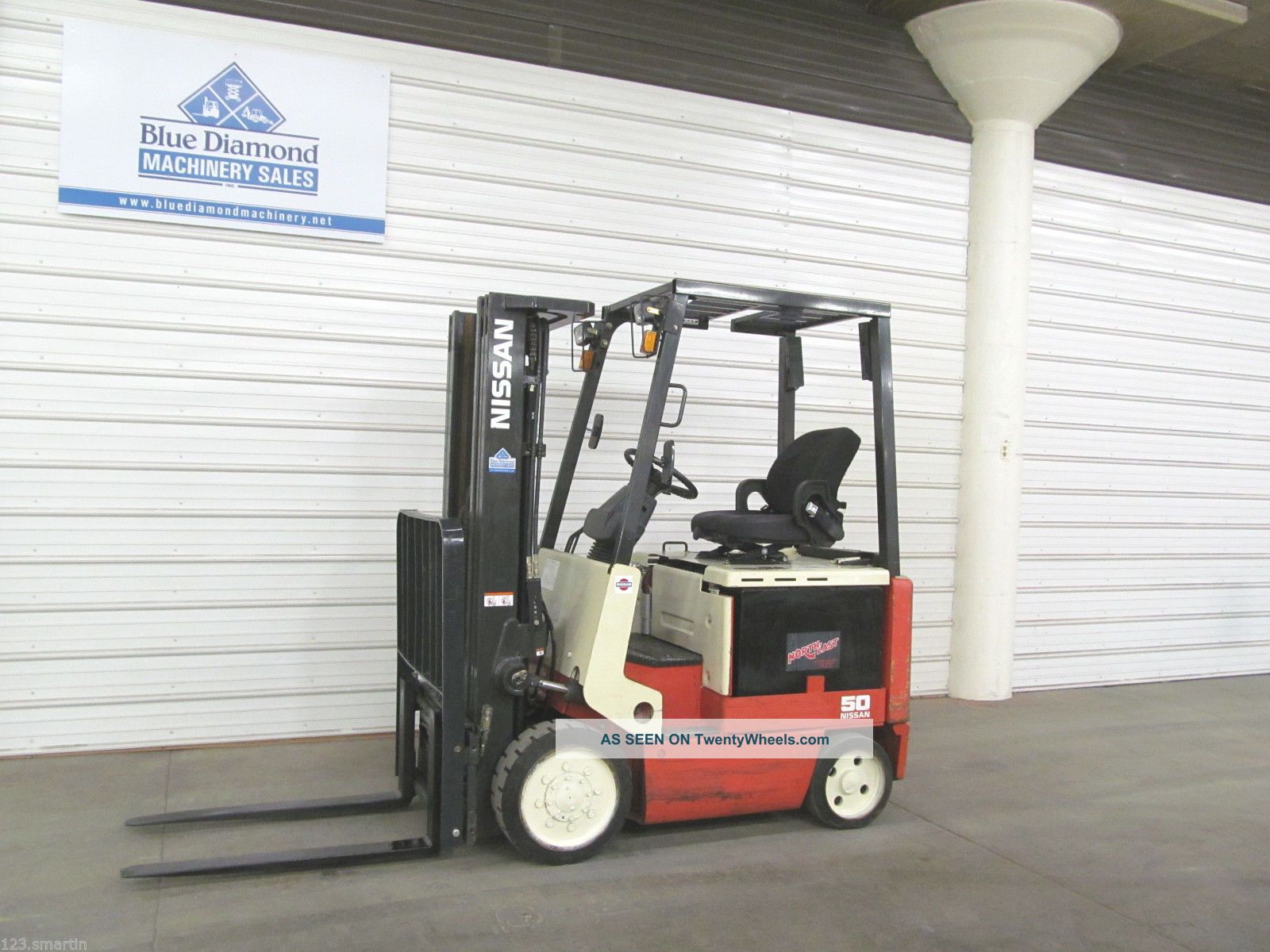 04 ' Nissan 5, 000 Lb. Electric Forklift, Three Stage, Sideshift, 4 Way