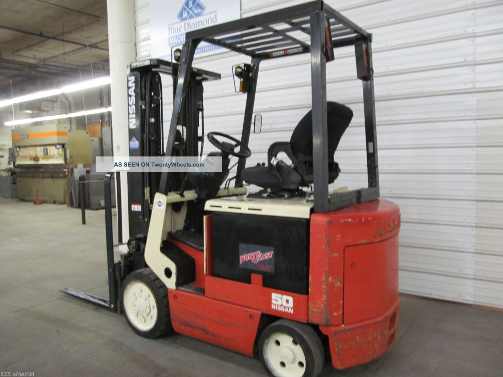 04 ' Nissan 5, 000 Lb. Electric Forklift, Three Stage, Sideshift, 4 Way