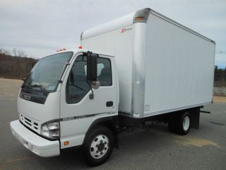 2007 Isuzu Npr photo