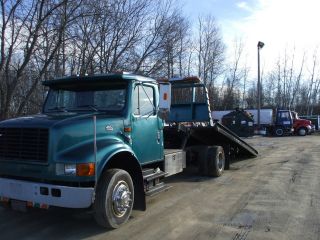 1997 International 4700 2 Car Carrier photo