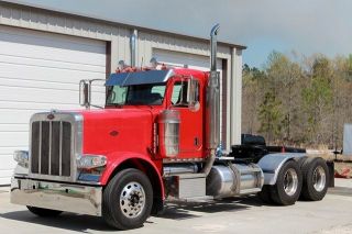 2009 Peterbilt 388 photo