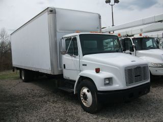 2003 Freightliner Fl 60 photo