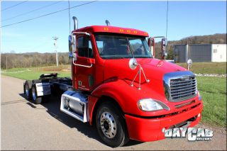 2006 Freightliner Columbia photo