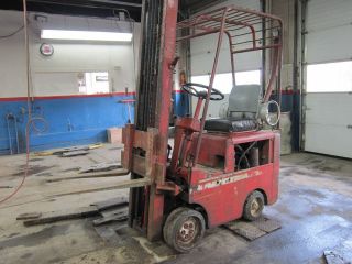 Clark Propane Fork Lift photo