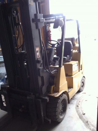 10000 Lbs Caterpillar Forklift Propane 2007 photo