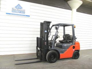 2009 ' Toyota,  8fgu25 5,  000 Pneumatic Tire Forklift,  3 Stage,  S/s,  7fgu25 photo