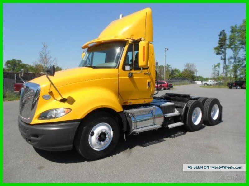 2009 International Great Financing Available Prostar Daycab Semi Trucks photo