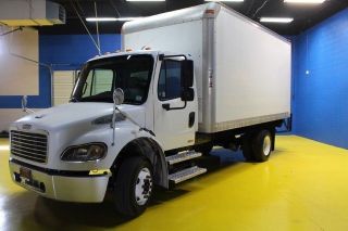 2008 Freightliner 16ft Box Liftgate photo