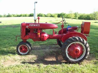 Farmall B Tractor photo