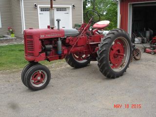 1955 Mccormick Farmall 200 Tractor With Fast Hitch And Many Extras photo